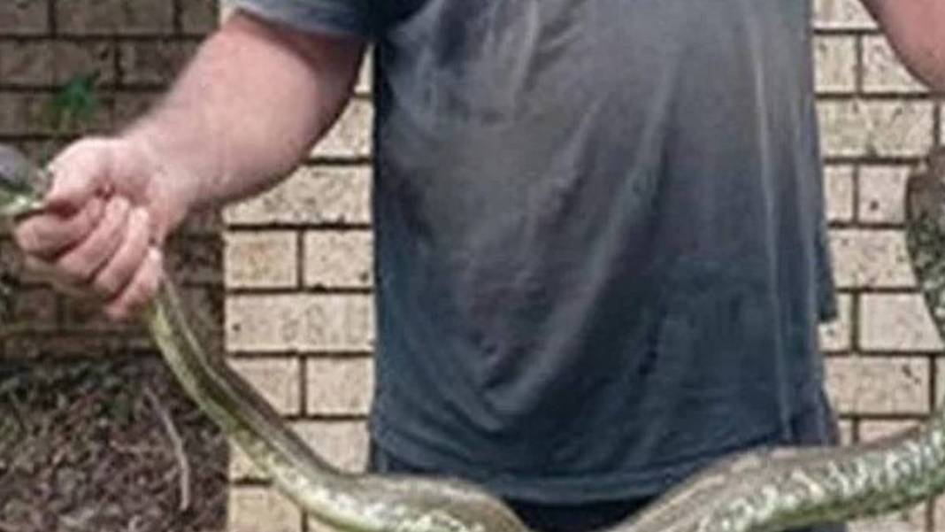 Kan donduran anlar kamerada! Dev yılan küçük çocuğu böyle ağzına aldı... Görenler dehşete düştü 2